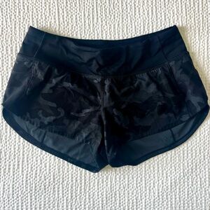 Lululemon Dark Gray Camo Speed Up Mid Rise 2.5” Shorts